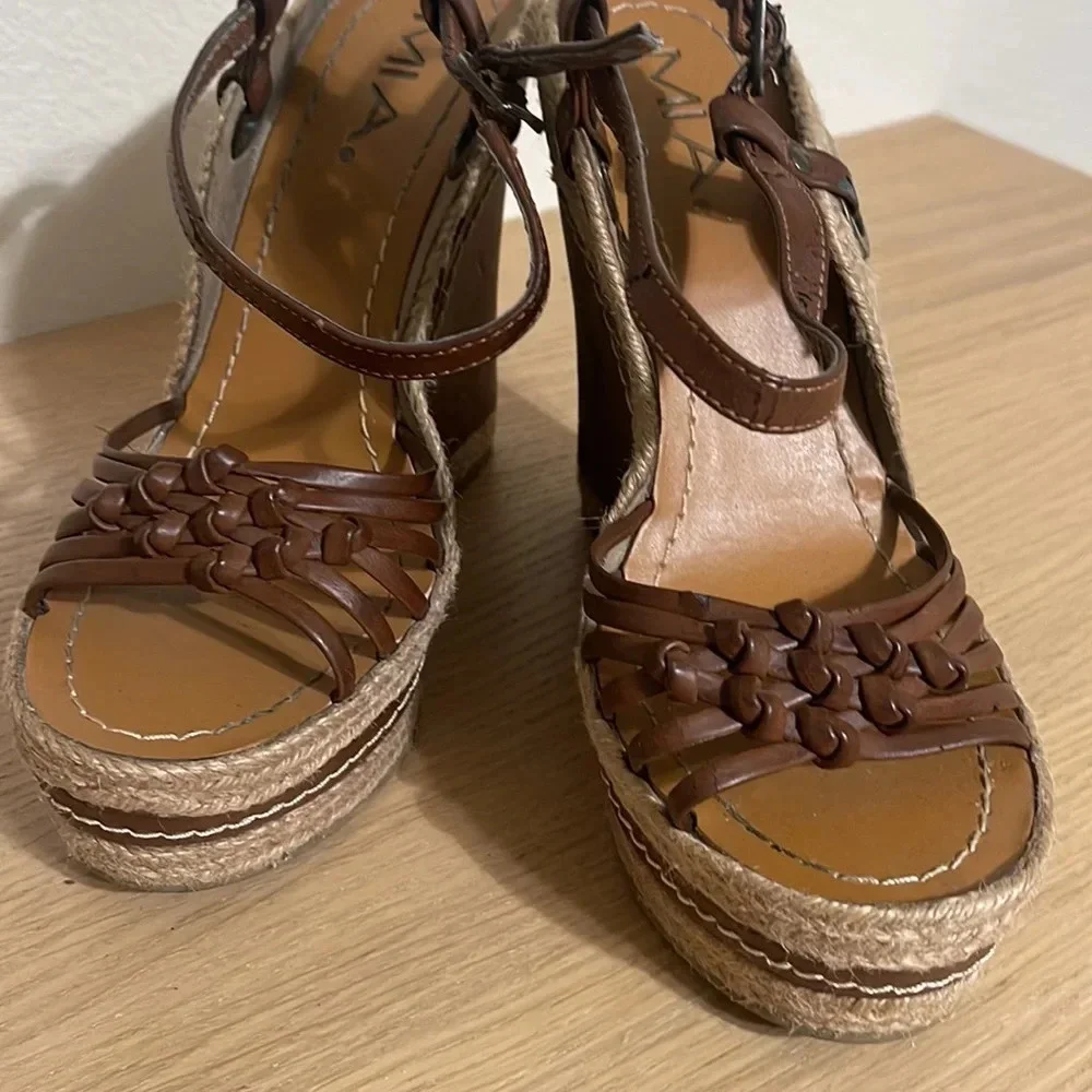 MIA Women's Tan Brown Wedge Platform Sandals Shoes Size 8.5 Medium